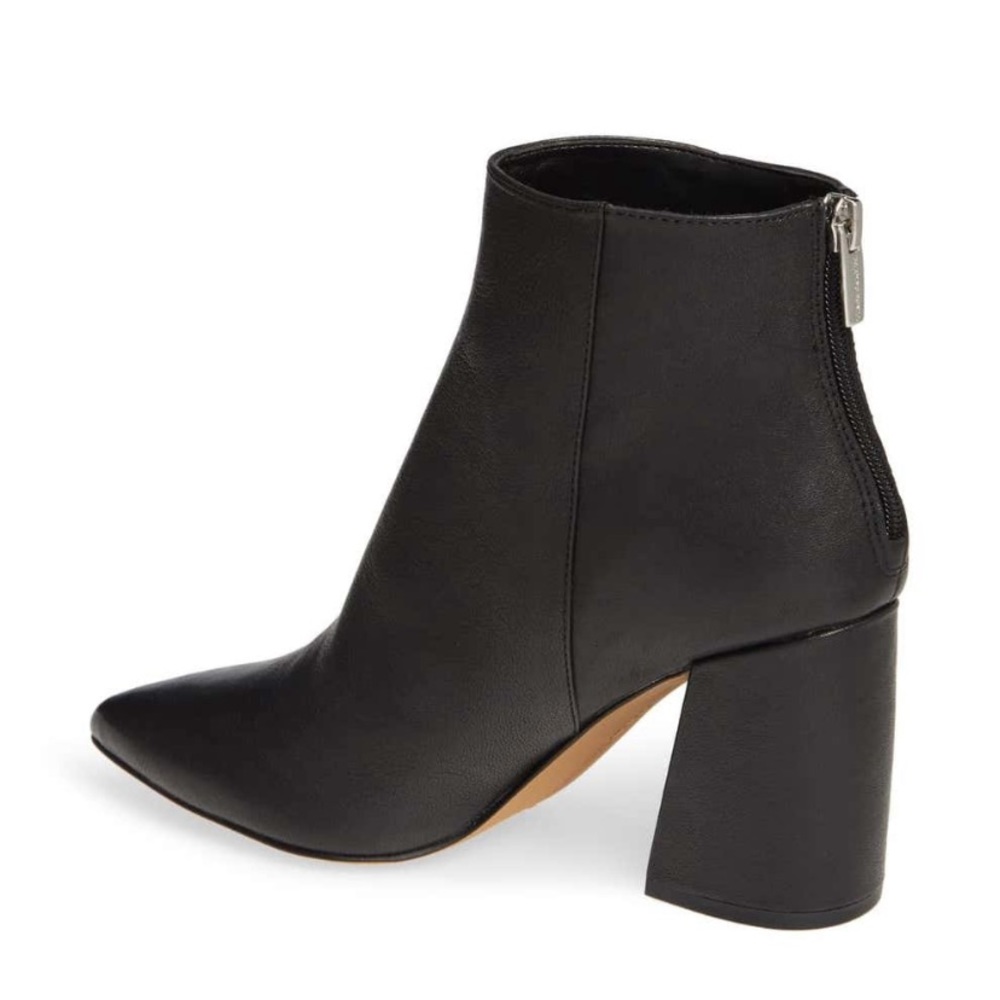 NEW 10 Vince Camuto Benedie Black Leather Bootie - Picture 2 of 13